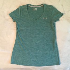 Under Armour women’s green loose tee shirt